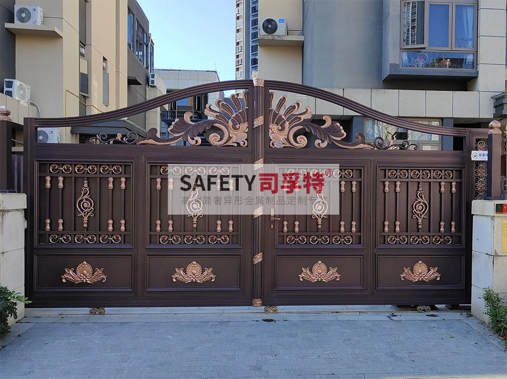 別墅大門用什么材質好？[別墅銅門，鋁藝別墅大門](圖4)