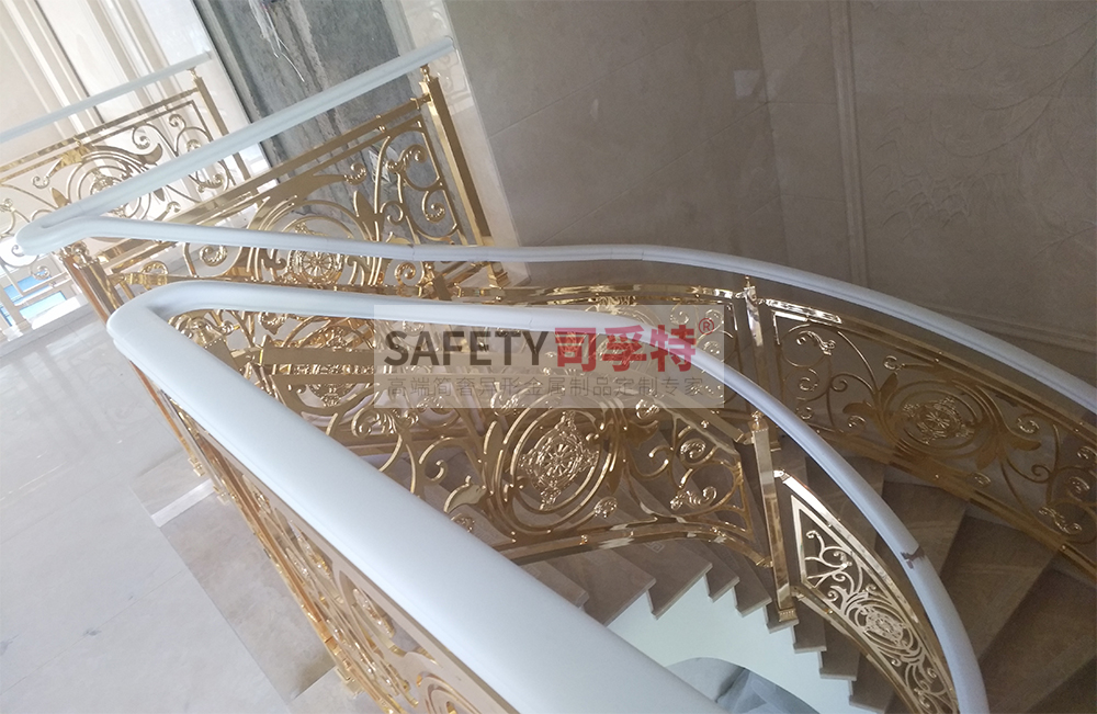 鋁藝鏤空雕花樓梯扶手：造型多樣，工藝成熟，彰顯高端品味(圖2)